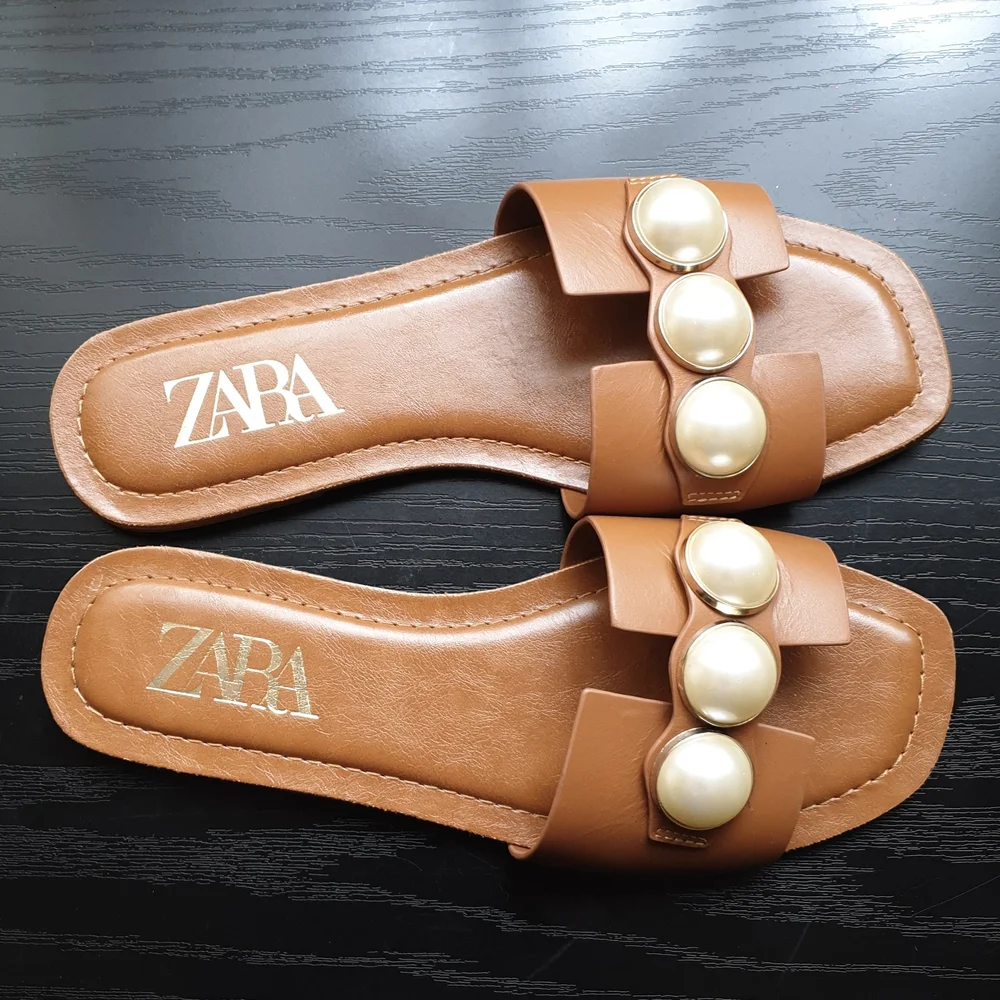 Zara shoes / slides / flats - Picture 2 of 4